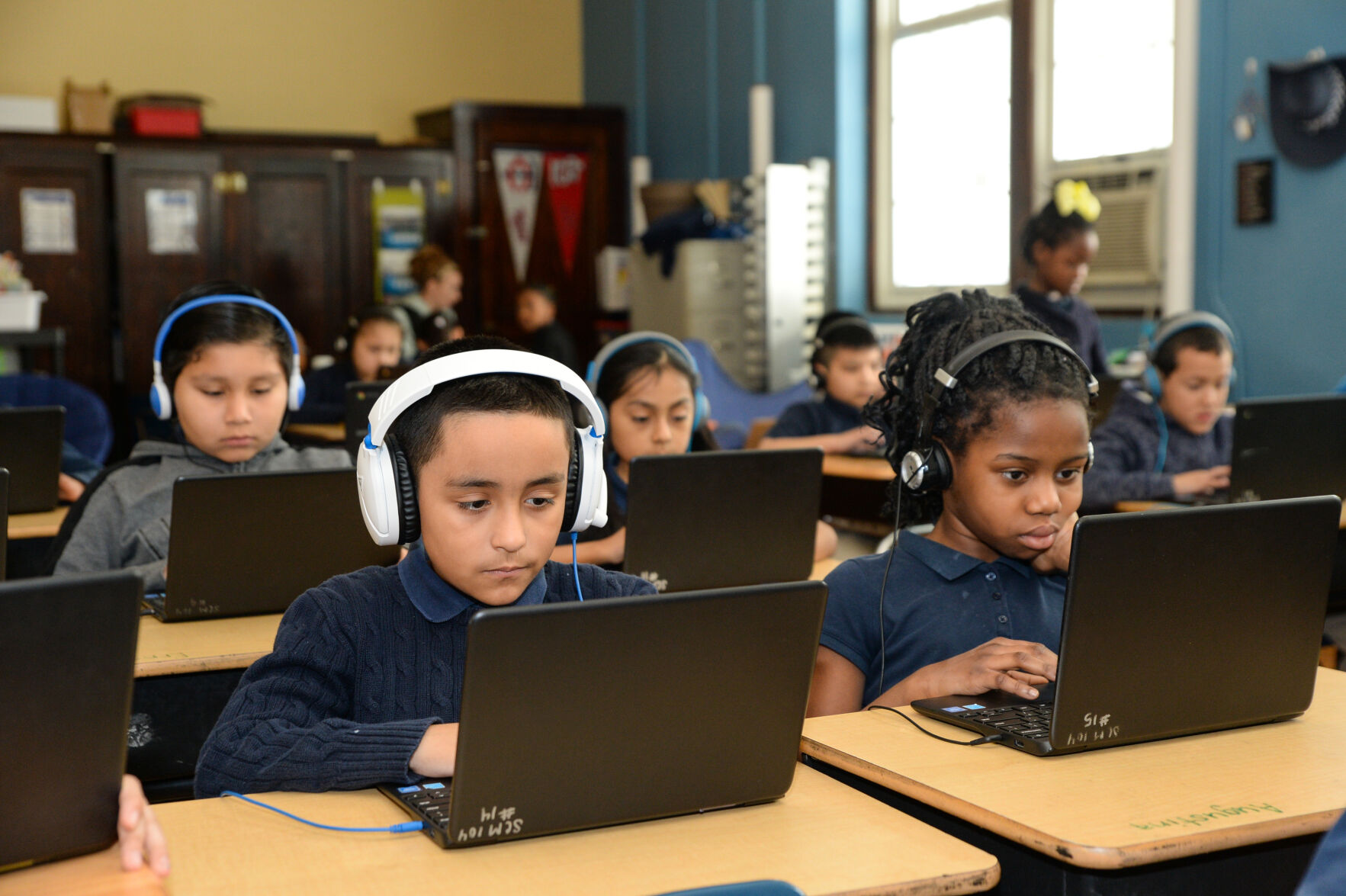 Computers_Headphones_ATD_9640.jpg